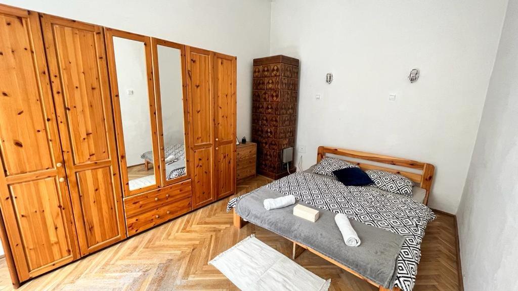 Bedroom Near The Bus And Train Station Privatunterkunft Krakau