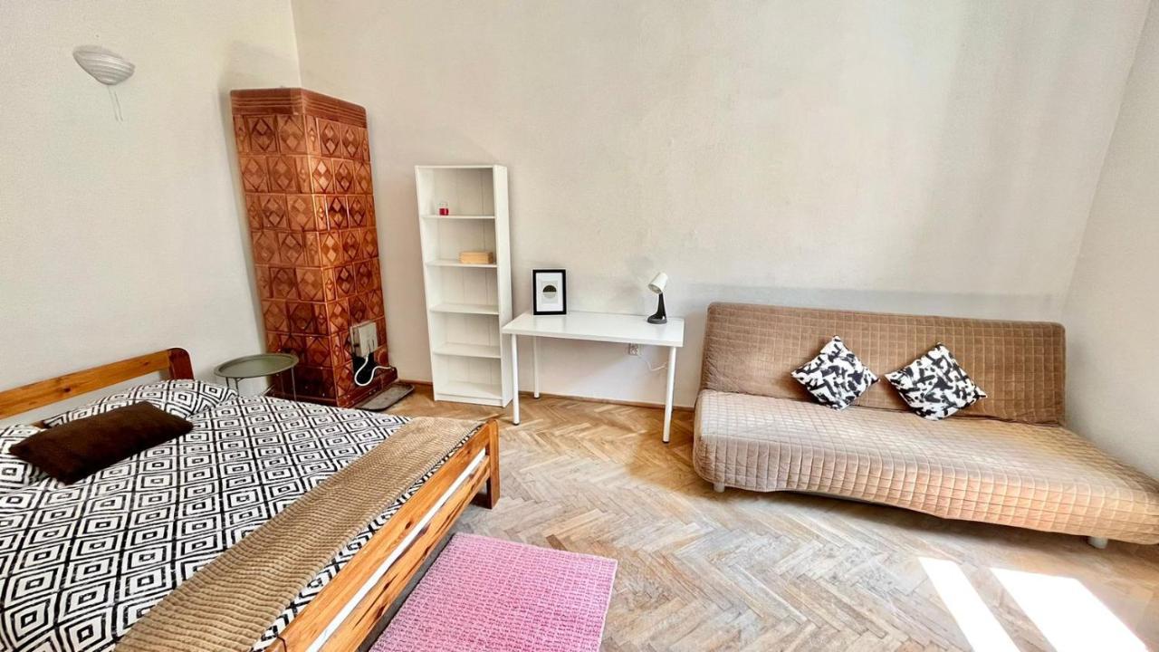 Bedroom Near The Bus And Train Station Privatunterkunft